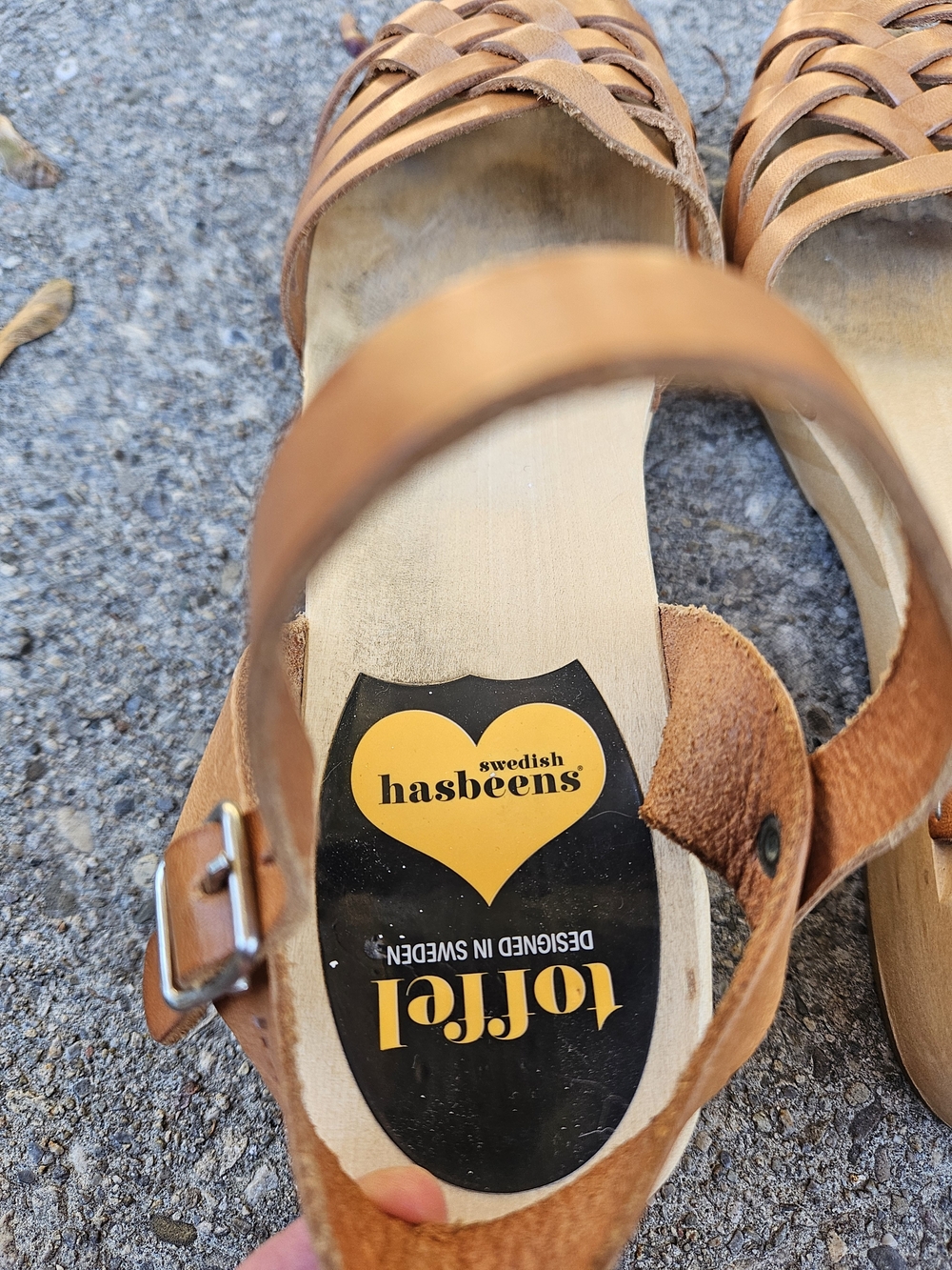 Toffel Swedish Hasbeens Tan Woven Leather Clog Sandals - Picture 7 of 12